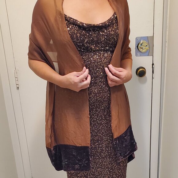 Gorgeous Fully-beaded Evening Gown - Picture 4 of 11